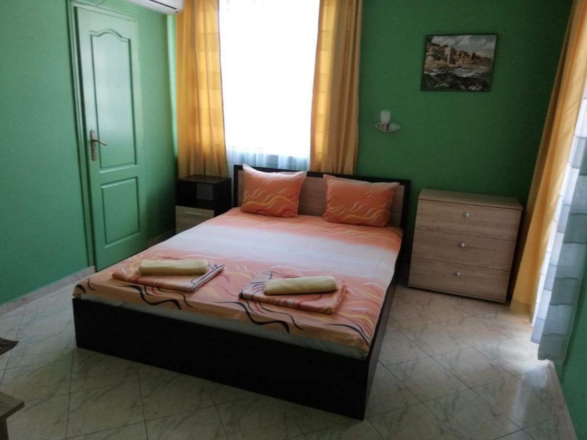 Guest House Yanina Sozopol Exterior photo